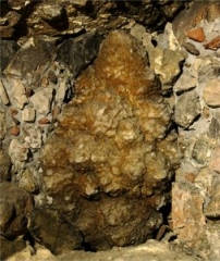"Mother amethyst" in the South Chamber